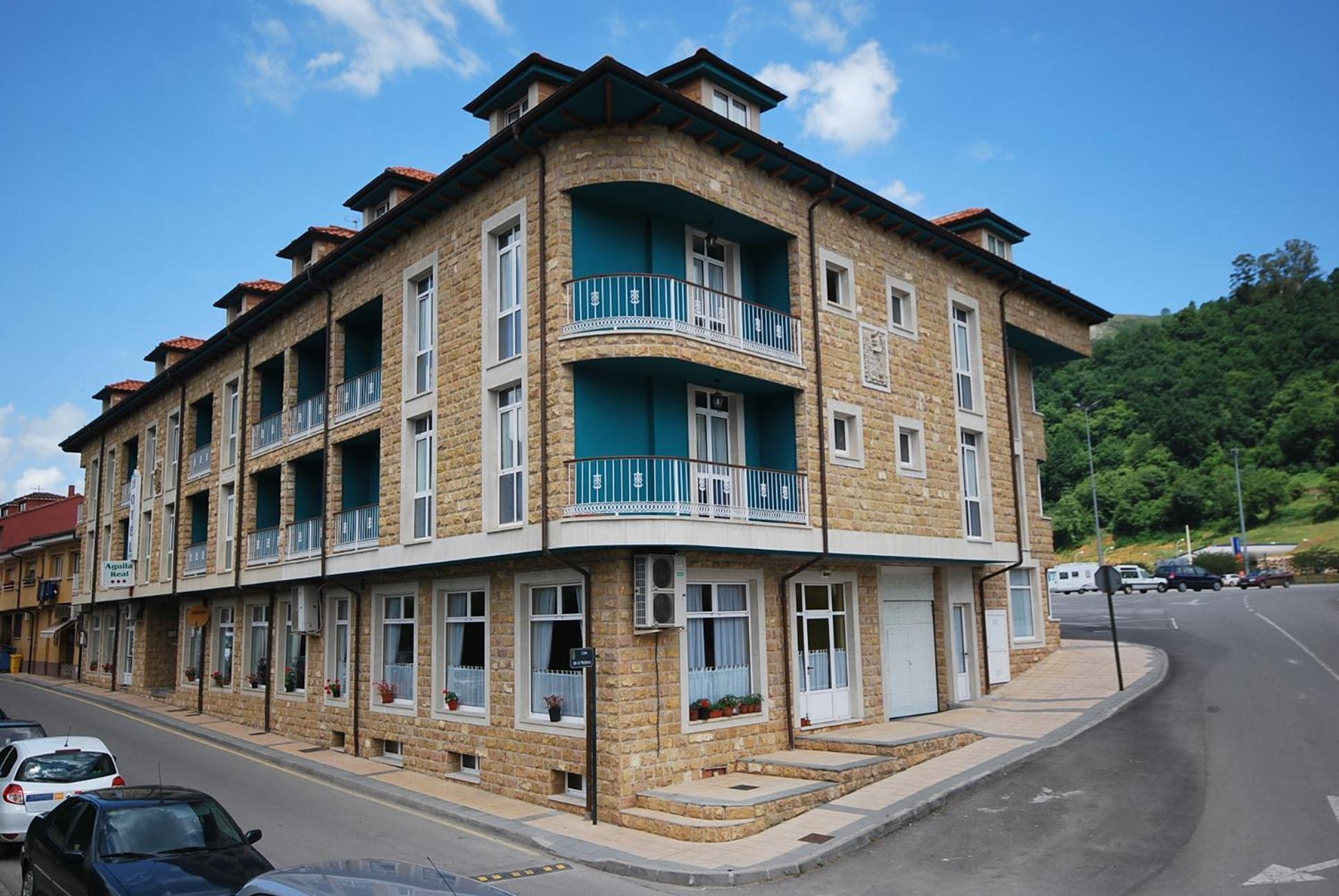 Hotel Águila Real Onís Exteriér fotografie